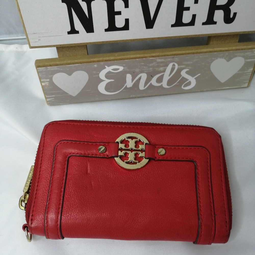 Tory burch wallet
